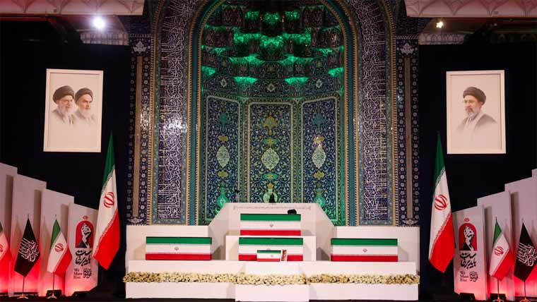 علی خامنہ ای کی آخری رسومات ، وفود  کی آمد پرآیات کی تلاوت توجہ کا مرکز