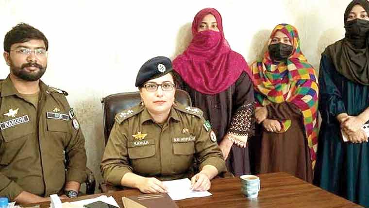 کوٹ ادو کی لاپتہ 2لڑکیاں6روز بعد لاہور سے بازیاب 