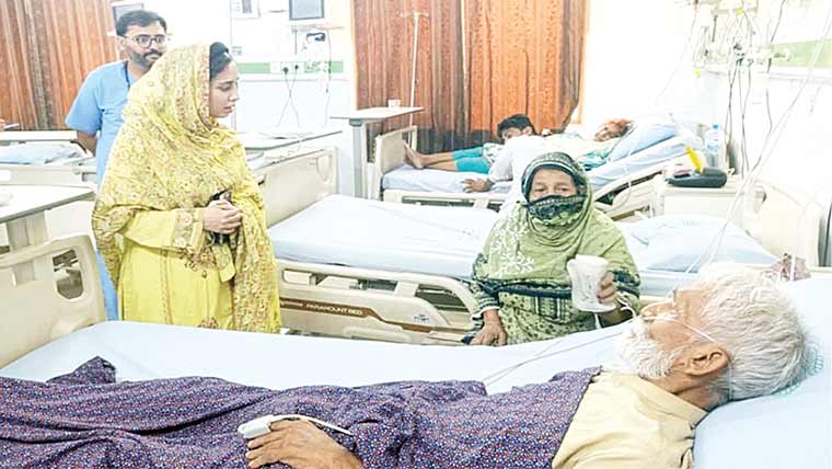 اے سی کمالیہ کا ٹی ایچ کیو ہسپتال اور بس سٹینڈز کا اچانک دورہ