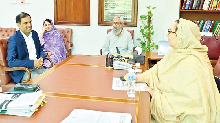  کمشنر مسرت جبیں سے نئے ڈپٹی کمشنر نعمان صدیق کی ملاقات