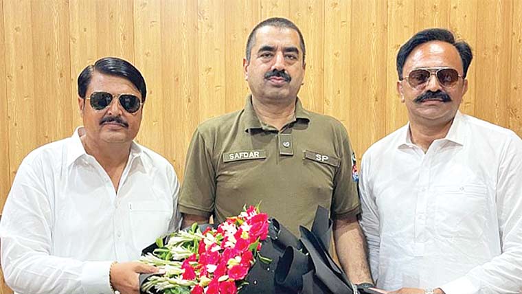 چیمبر آف کامرس وزیر آباد کے وفد  کی ایس پی لیگل صفدر ہنجرا سے ملاقات 