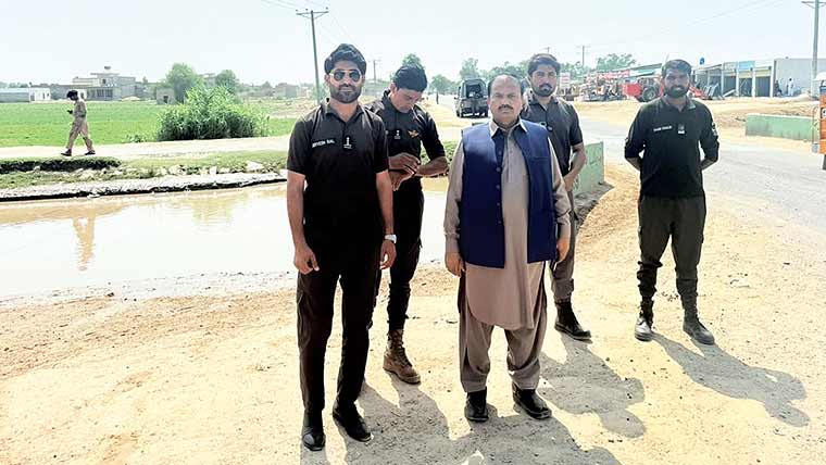 اے سی پپلاں کادریاؤں، نہرؤں میں  نہانے پر عائد پابند ی پر عملدرآمد یقینی  بنانے کے سلسلہ میں پپلاں کا دورہ 