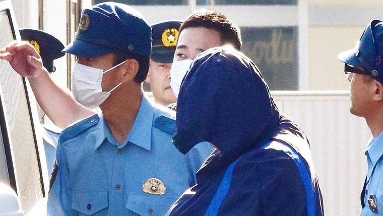 جاپان :خاتون اپنی ساتھی کے  ہونٹ سی دینے کے الزام میں گرفتار