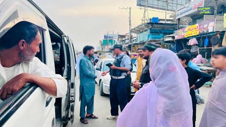 جیکب آباد:زائد کرایہ وصولی کیخلاف کارروائی، ٹرانسپورٹرز پرجرمانے