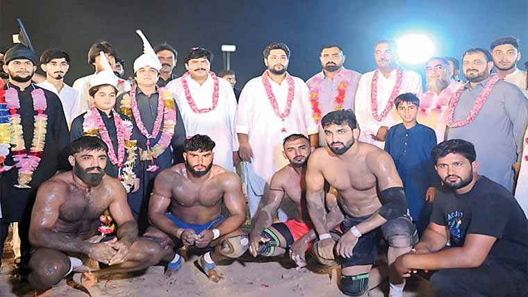 پاکستان گرین کوچ کبڈی کلب نے  فلڈ لائٹ اوپن کبڈی کپ جیت لیا