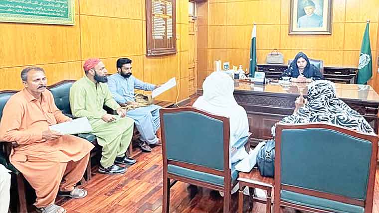  ڈی سی چنیوٹ کی اوپن ڈور پالیسی، مسائل حل کے احکامات