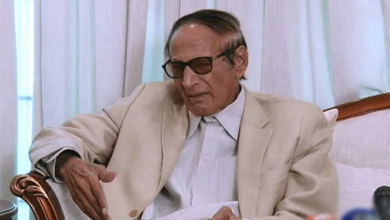 دہشتگردی کیخلاف جنگ میں پوری قوم  افواج کے ساتھ کھڑی ہے ، شجاعت 