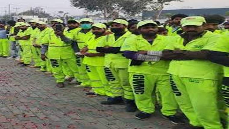  عملہ صفائی کاتنخواہیں الاؤنسز سوشل سکیورٹی کارڈ نہ ملنے پردھرنا