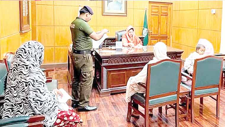 ڈپٹی کمشنر عائشہ رضوان کی اوپن ڈور پالیسی، مسائل حل کی ہدایت