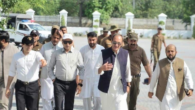 سیکرٹری لوکل گورنمنٹ پنجاب کا اٹک کا  دورہ، جاری منصوبے جلد مکمل کرنیکی ہدایت