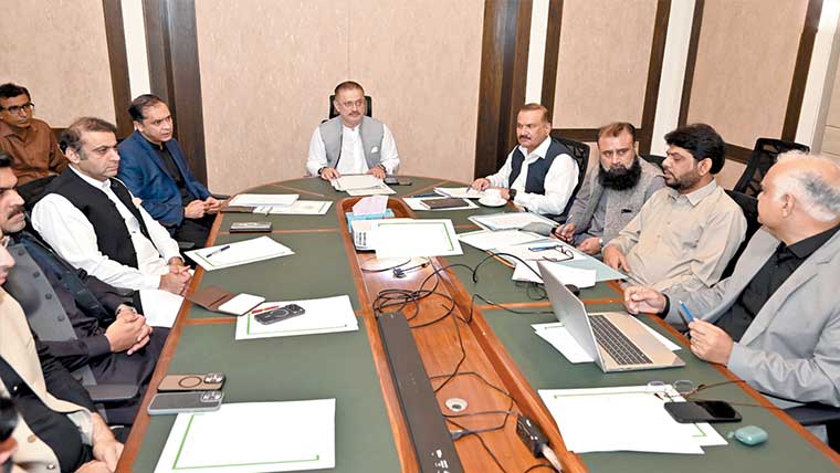  50 ڈبل ڈیکر ، 500 الیکٹرک بسیں ٹرانسپورٹ  نظام میں شامل کرنے کا فیصلہ 