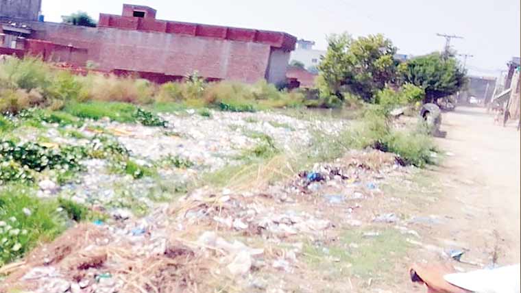 تتلے عالی:سیم نالہ تجاوزات اور گندگی سے بھر گیا، آبادی کو خطرہ 