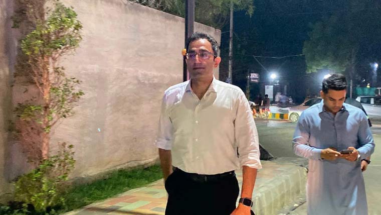 ڈپٹی کمشنر ‘اے سی کا دورہ خانکی بیراج ‘چناب میں پانی کا جائزہ 