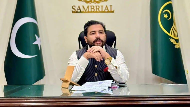 اسسٹنٹ کمشنر سمبڑیال کا مختلف  علاقوں کا دورہ ‘ نکاسی آب کا جائزہ 