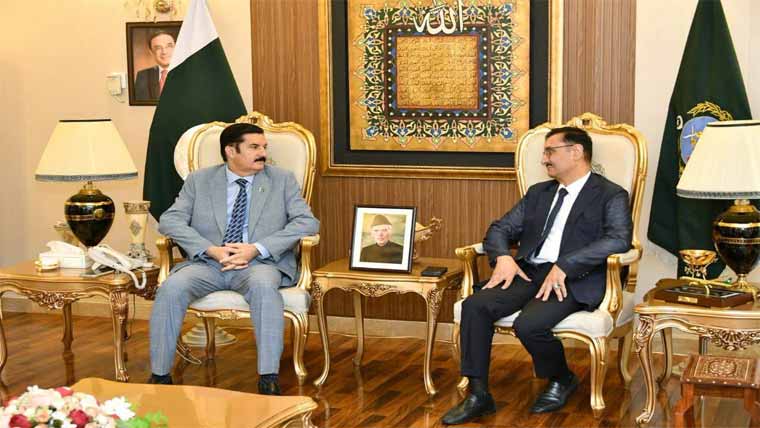 گورنر پختونخوا سے تاجک سفیر کی ملاقات، کاسا 1000 پر تبادلہ خیال 