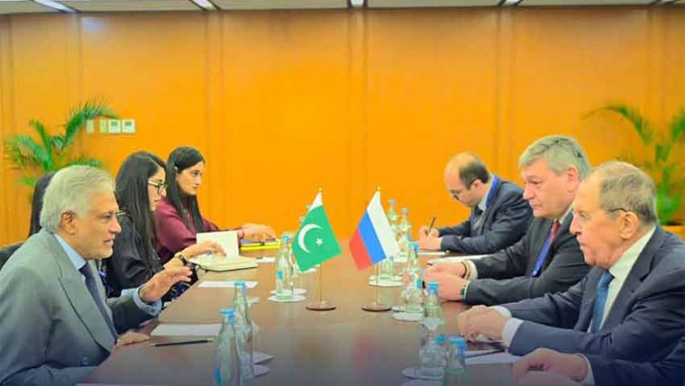  ڈار کی منیلا میں اہم ملاقاتیں علاقائی و عالمی امور پر  مشاورت جاری رکھنے پر اتفاق 