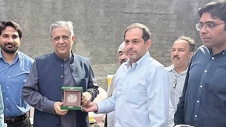مری بریوری میں ربونیٹڈ سافٹ ڈرنکس پروڈکشن لائن کا افتتاح