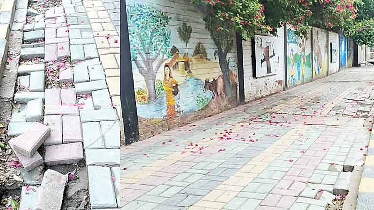بارش سے وال آف علی پور چٹھہ کی ٹف ٹائلز بہہ گئیں 