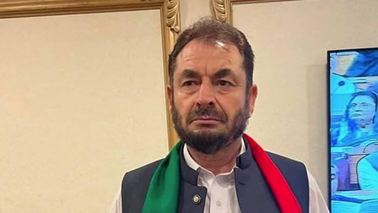 حلفا کہتا ہوں عمران خان پارٹی  سے خوش نہیں:اقبال آفریدی