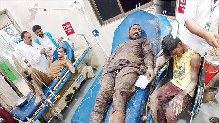 ہوٹل کی چھت گرنے  سے 14 افراد زخمی 