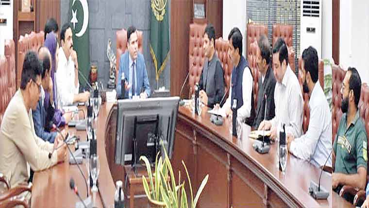 کمشنر سرکاری دفاتر کو  پلاسٹک فری زون  بنانے کی ہدایت