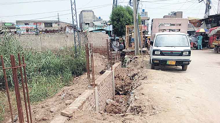  مکوآنہ : 220کے وی گریڈ سٹیشن کی حفاظتی دیوار دوبارہ منہدم 