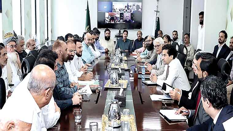 وزیرِ پٹرولیم ، آئل ٹینکر کنٹریکٹرز ایسوسی ایشن کے مذاکرات کامیاب