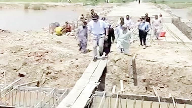 بجوات روڈ ،نالہ ڈیک پر پل 15اگست تک مکمل کرنیکا حکم 