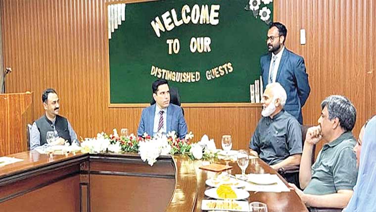 کمشنر عمران حامد کا ساندل کالج کا دورہ، متعدد منصوبوں کا افتتاح