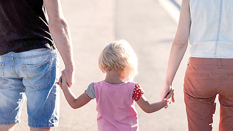 اولاد کی آمد سے ماں کی صحت زیادہ متاثر ہوتی ہے :تحقیق