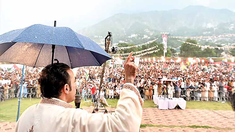 الیکشن میں ہمارا مینڈیٹ چرایا تو آپکا تخت چھینیں گے : بلاول، پی ٹی آئی کی طرف بھی ہاتھ بڑھا دیا 