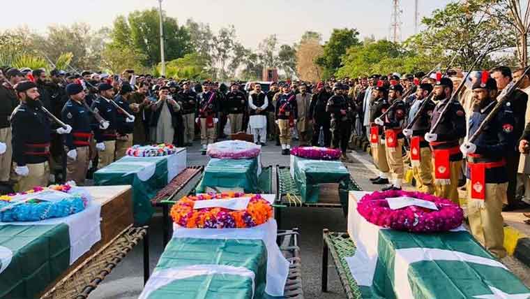 ہنگو :چیک پوسٹ پر حملے میں  شہید ڈی ایس پی سمیت  10 اہلکاروں کی نمازِ جنازہ ادا