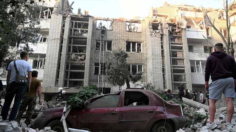  یوکرین پرروسی میزائل حملہ، ایک  ہی خاندان کے 10 افراد ہلاک
