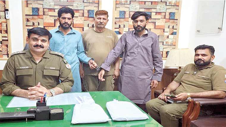 پانچ منشیات فروش گرفتار، چار کلو سے زائد چرس برآمد