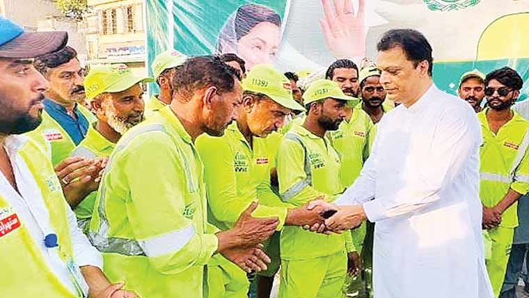 حافظ آباد:عید الا ضحی پر خدمات   صفائی ور کرز کی کارکردگی کو سراہا گیا 