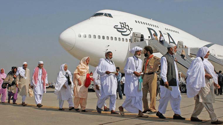 پی آئی اے کی پہلی حج پرواز حجاج  کو لیکر جدہ سے کراچی پہنچ گئی