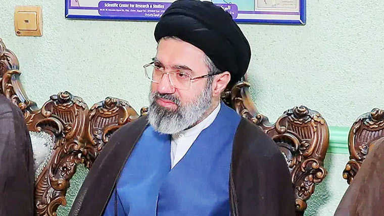 سپریم لیڈر کے جانشینوں کی ابتدائی  فہرست میں مجتبیٰ خامنہ ای شامل نہیں  تھے :مجلسِ خبرگان کے رکن کا دعویٰ