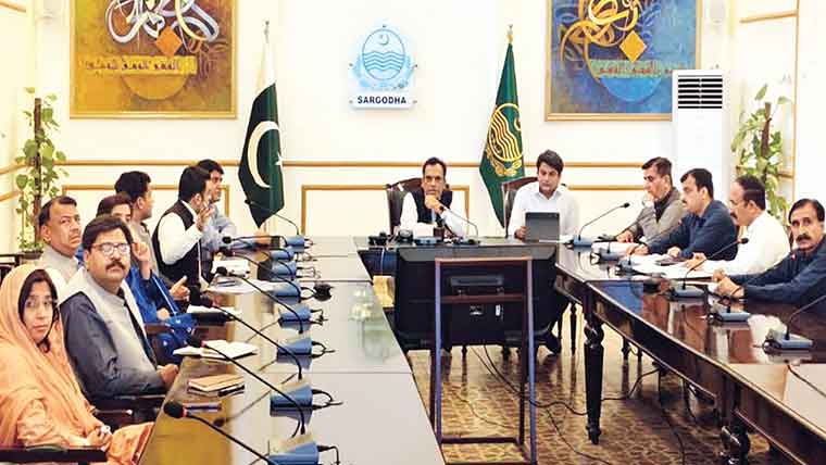 تمام ترقیاتی سرگرمیاں مقررہ ٹائم پر مکمل کی جائیں،کمشنر