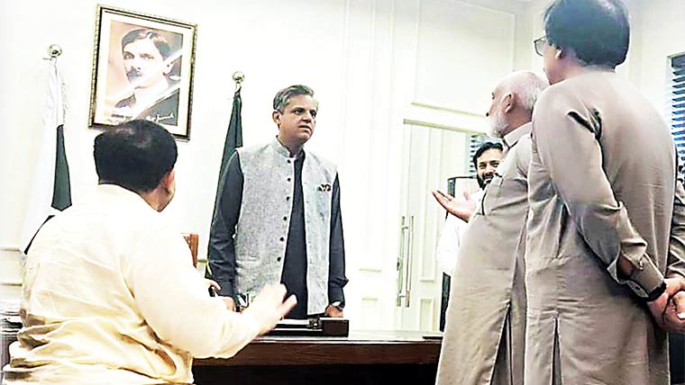 پٹواریوں کے وفد کی صوبائی وزرا  سے ملاقات ، مسائل سے آ گاہ کیا 