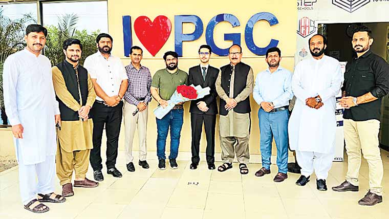 پنجاب کالجز کامونکے کیمپس  کے وفد کی محسن خالد سے ملاقات 