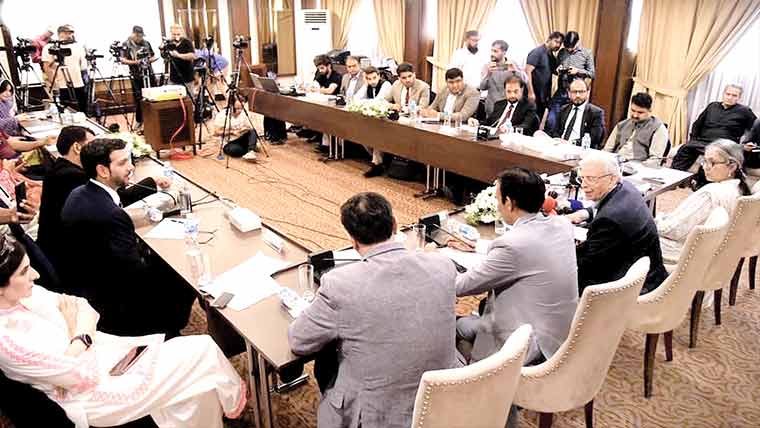  مشروبات پر ٹیکس میں رعایت ہونی چاہئے ، رانا تنویر