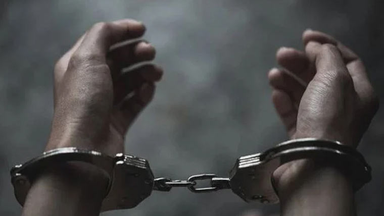 جعلی پیر خاتون سے زیادتی  کے الزام میں گرفتار 