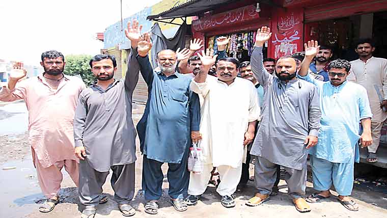  ناقص سیوریج سسٹم، جھنگ روڈ پر پانی جمع، شہریوں کا احتجاج 