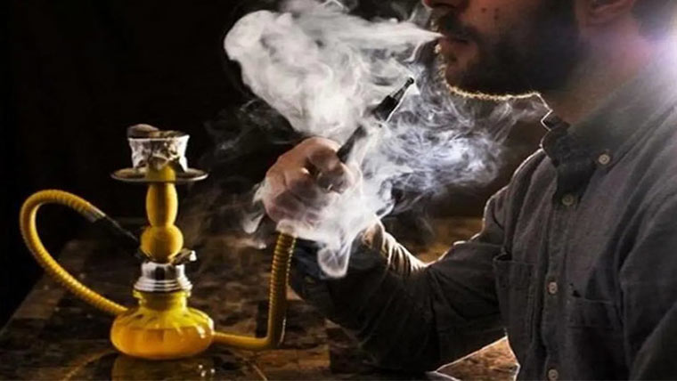 شیشہ، تیار فلیورز، موبائل  فونز و دیگر سامان برآمد