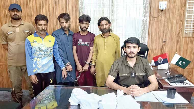 سیالکوٹ: بدنام زمانہ منشیات فروش  آصف بازیگر رنگے ہاتھوں گرفتار