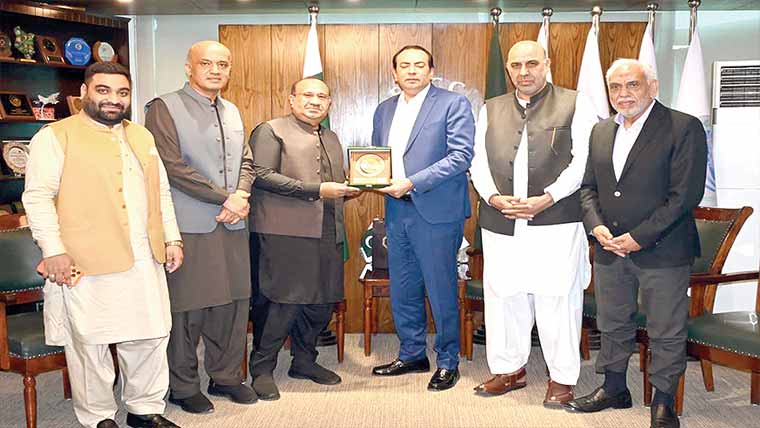  گجرات چیمبر سمال ٹریڈرز وفدکی صدر FCCP سے ملاقات