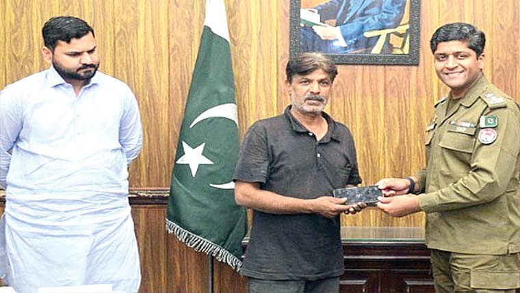 221گمشدہ و چوری شدہ موبائل فونزبرآمد ‘مالکان کے سپرد