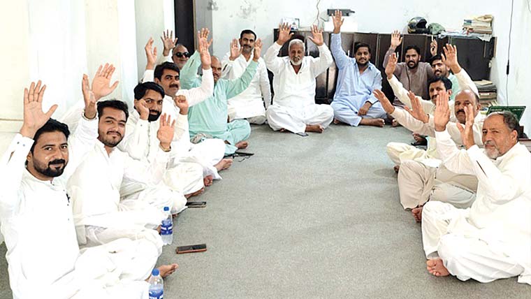 پٹواریوں کی قلم چھوڑ ہڑتال ، شہریوں کو شدید مشکلات کا سامنا 