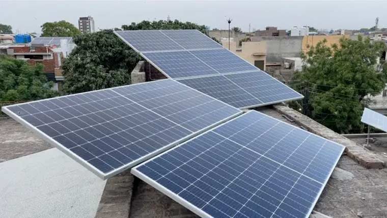 بجٹ سے قبل ہی سولر پینلز کی قیمتوں میں 9ہزارتک اضافہ 