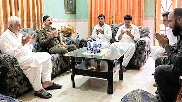 ایڈیشنل آئی جی ٹریفک وقاص نذیر  کی نوکھر آمد، ورک فیملی سے تعزیت